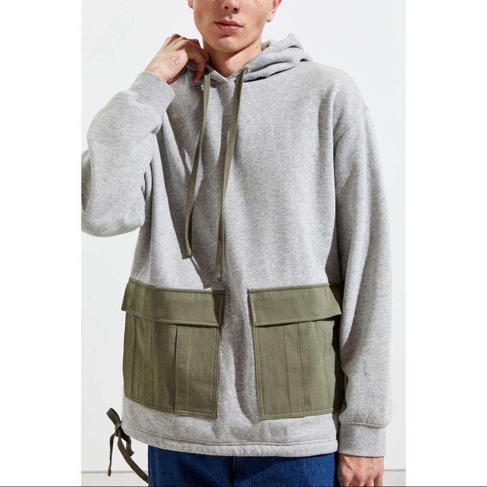 Urban Outfitters Mens Gray Relaxed Fit Surplus Cargo Hoodie Sweatshirt EUC Small